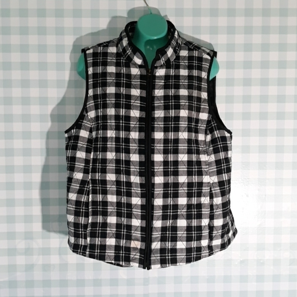 Croft & Barrow large black white plaid vest
